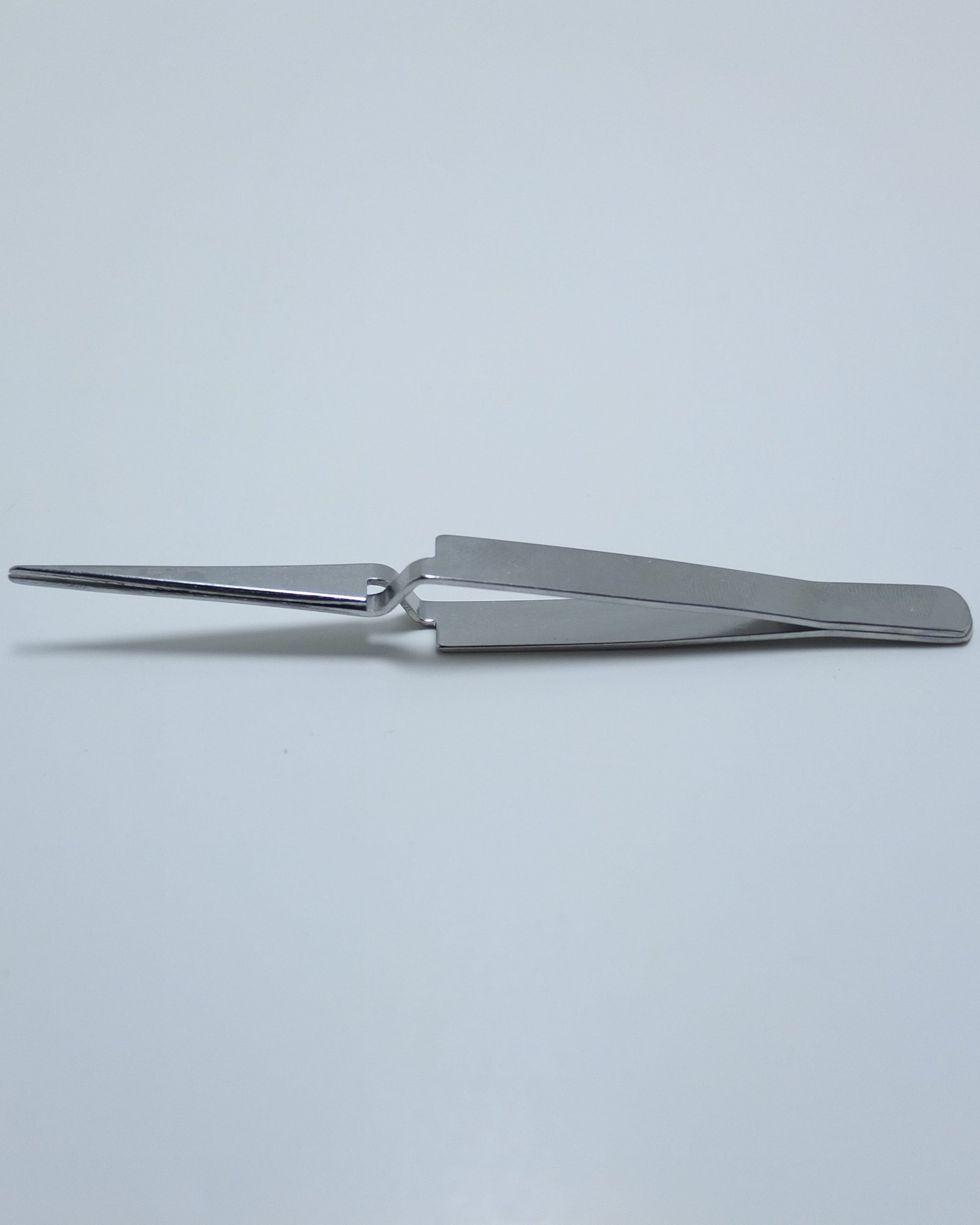 4-1/2 SELF LOCKING TWEEZER item 7TW1