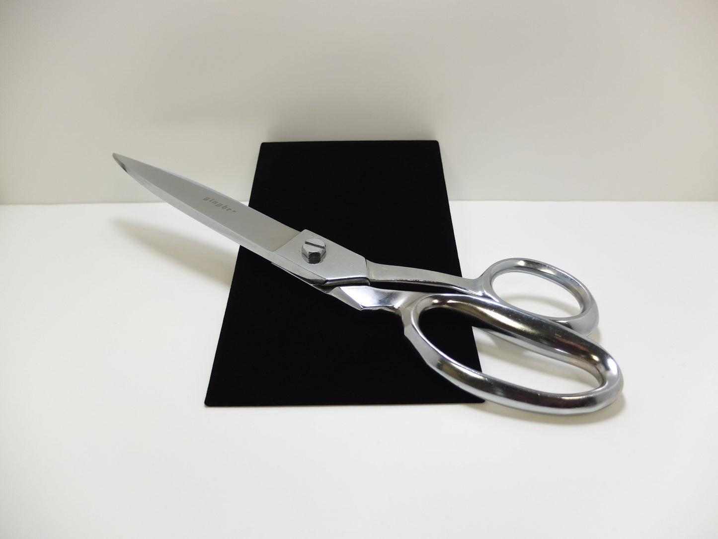 GINGHER 12"KINFE EDGE TRIMMERS item 8SS12-G